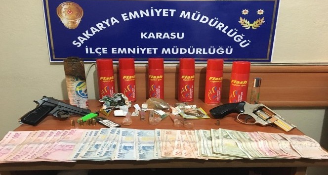 Karasu’da uyuşturucu operasyonu: 2 tutuklama