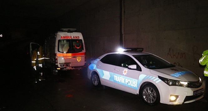 Çığda kaybolan kişiyi kurtarmak için gittiler, mahsur kaldılar