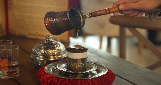 ‘Sultan Kahvesi’ maneviyatıyla gönüllere dokunuyor