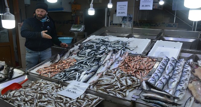 Karadenizli balıkçıların yüzü dip balıklarıyla gülüyor