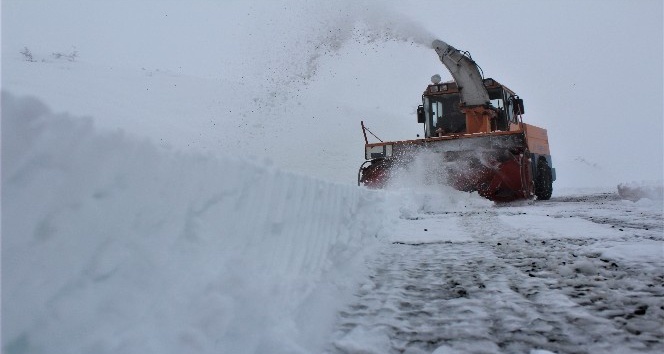 Elazığ’da kar 136 köy yolunu ulaşıma kapattı