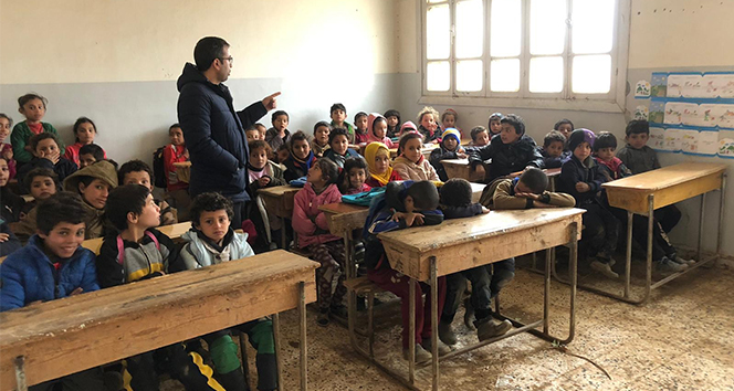 Barış Pınarı Harekatı ile Tel Abyad ve Resulaynlı 20 bin öğrenci okula başladı