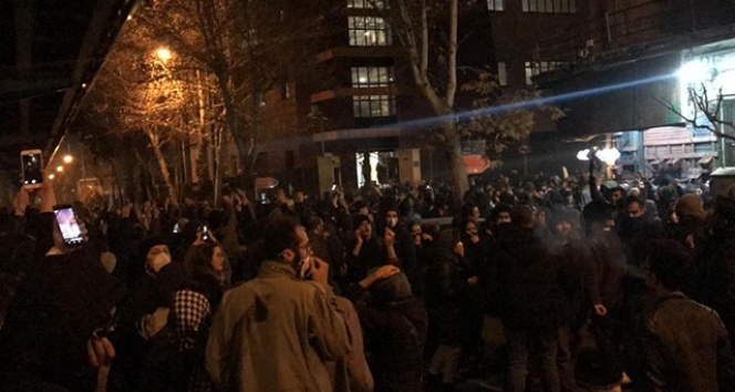 Tahran korktu vurdu!