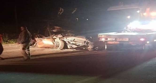 Muğla’da otomobil önündeki kamyona çarptı: 1 ölü 1 yaralı