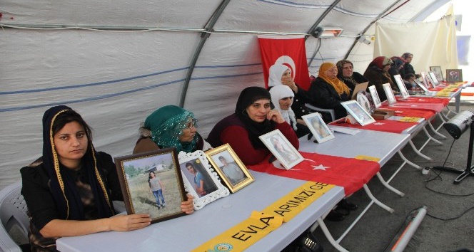 HDP önündeki ailelerin evlat nöbeti 132’nci gününde