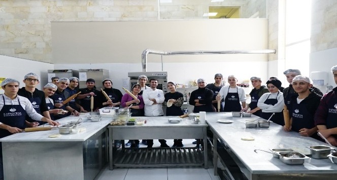 Kapadokya Üniversitesinden lise öğrencilerine İtalyan mutfağı atölyesi