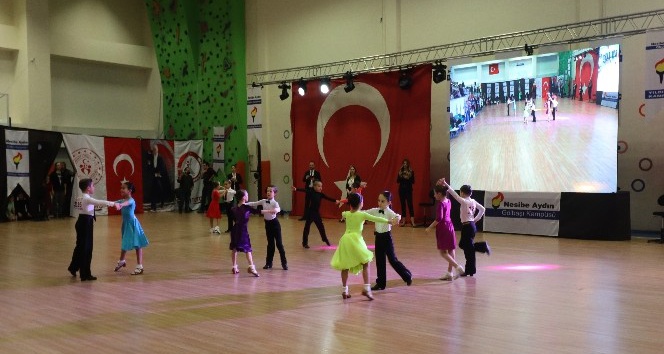 Türkiye şampiyonları Nesibe Aydın okullarında