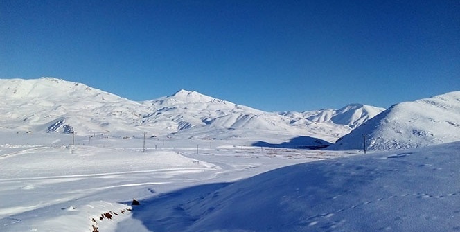 Yeşilöz Deresi dondu, 3 bin rakımlı yayla beyazlar içinde kaldı