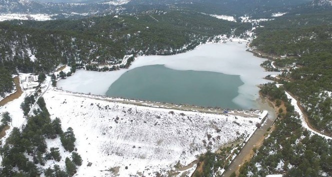 Tahtalı Göleti’nin havadan çekilen fotoğrafları ilgi görüyor