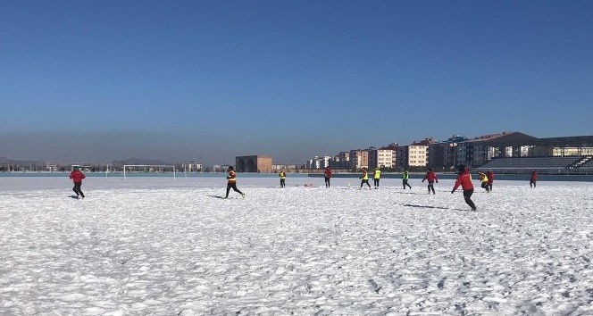 Kars 36 Spor Yakudiye Spor karşılaşması hazırlıklarını sürdürüyor