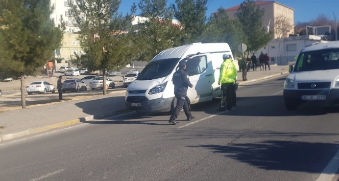 Diyarbakır’da feci kaza, araçtan fırlayan vatandaş ağır yaralandı