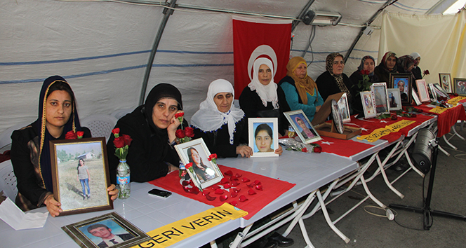 HDP önündeki ailelerin evlat nöbeti 134&#039;üncü gününde