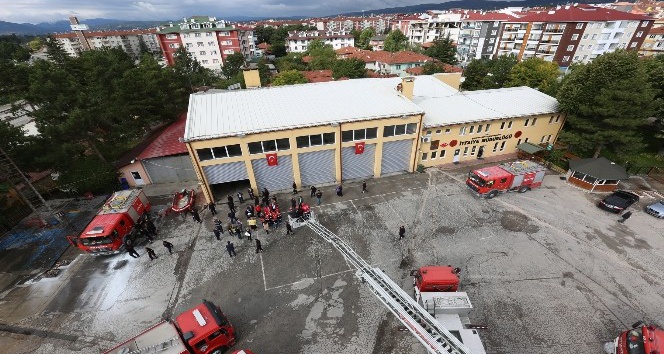 Bolu Belediyesi İtfaiye Müdürlüğü ekipleri 12 ayda 1286 olaya müdahale etti