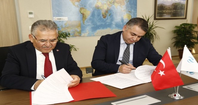 Başkan Büyükkılıç, USHAŞ’ın Ankara ve İstanbul’dan sonra üçüncü bürosunu Kayseri’de açması için protokol imzaladı
