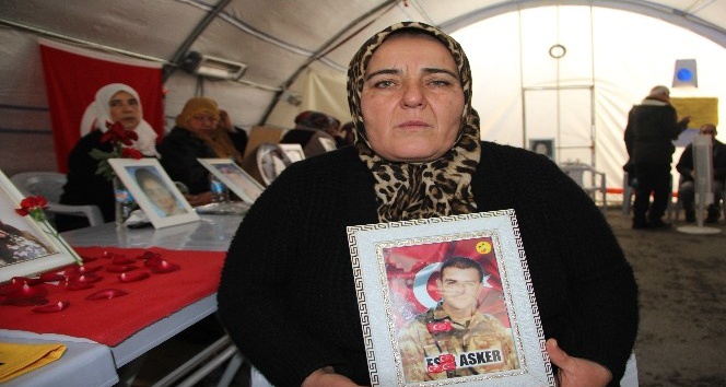 HDP önündeki ailelerin evlat nöbeti 135’inci gününde