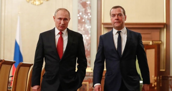 Putin, Medvedev&#039;i güvenlik konseyi başkan vekilliğine atadı