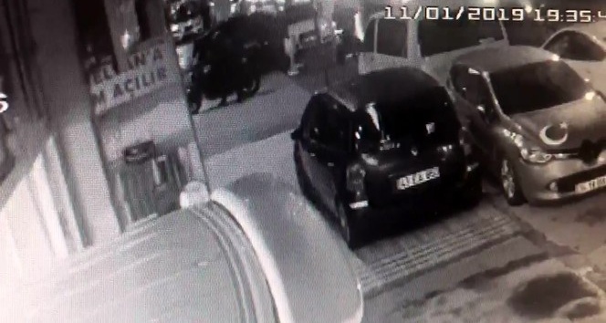 (Özel) İstanbul’da “pes” dedirten motosiklet hırsızlığı kamerada