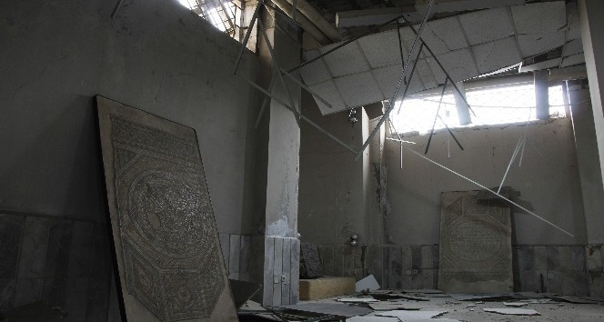 Tarihi İdlib Müzesi bombaların hedefi oldu