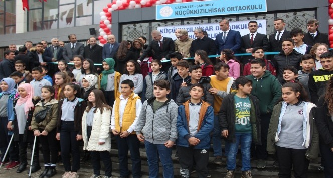 Gaziantep’te 712 bin öğrenci karne heyecanı yaşadı