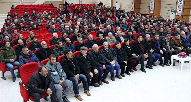 Erzincan çiftçisi 2020 yılında uygulanması planlanan sulama suyu zammına tepki gösterdi