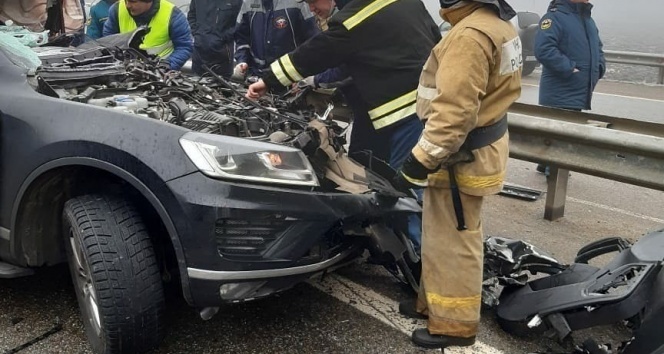 Rusya&#039;da zincirleme trafik kazası: 2 ölü, 12 yaralı