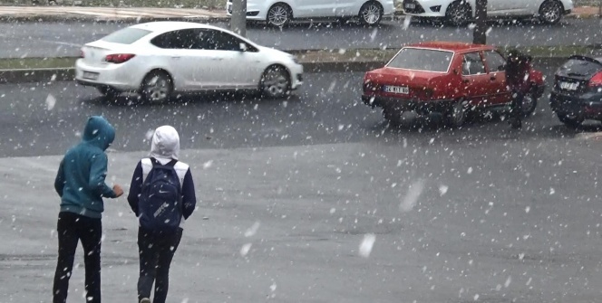 Mevsimin ilk karı yağdı!