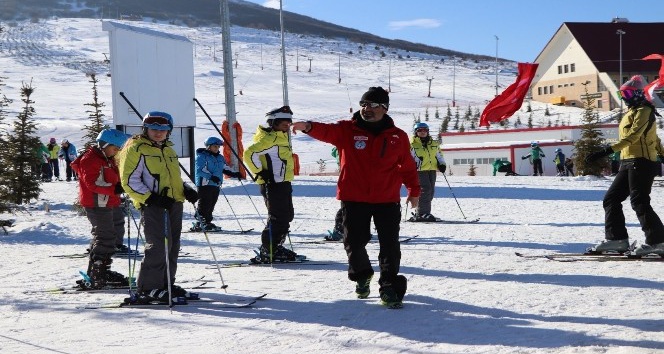 Bin öğrenci kayak eğitimi alacak