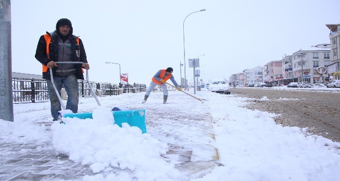 Karaman’da karla mücadele çalışmaları