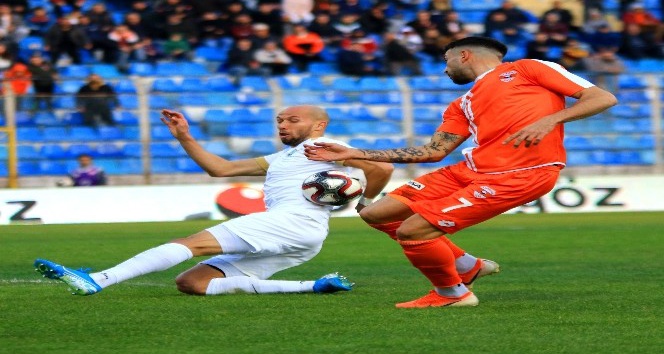 TFF 1. Lig: Adanaspor: 0 - Akhisaspor: 0 (İlk yarı sonucu)