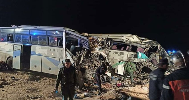 Cezayir&#039;de yolcu otobüsleri çarpıştı: 12 ölü, 46 yaralı