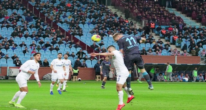 Süper Lig: Trabzonspor: 3 - Kasımpaşa: 0 (İlk yarı)
