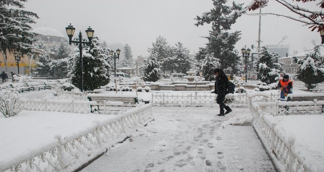 Tokat beyaza büründü
