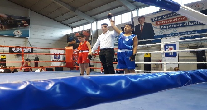 Mamak’ın altın yumrukları Ankara şampiyonu