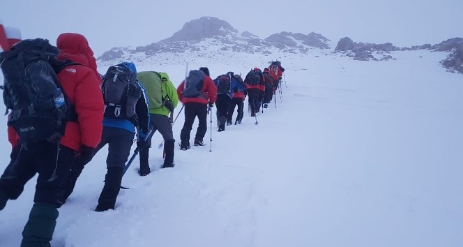 Şanlıurfalı dağcılar Berit Dağına tırmandı