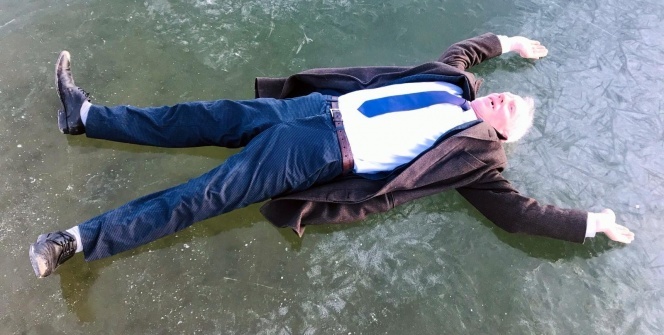 Gökçedere Gölü dondu, vatandaşlar hatıra fotoğrafı çektirdi