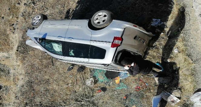 Bingöl’de otomobil takla attı: 4 yaralı