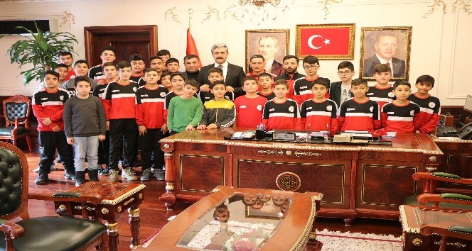 30 güreşçi belediye bünyesine katıldı