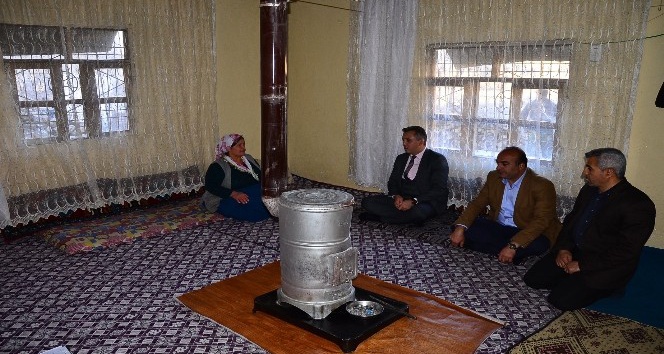 Kaymakam Solmaz’dan ihtiyaç sahiplerine ziyaret