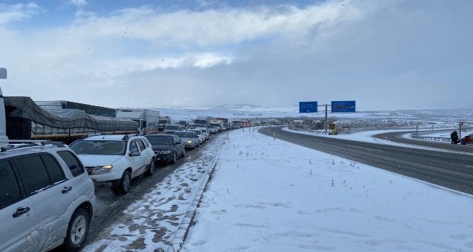 Karabük - Gerede karayolu trafiğe kapandı
