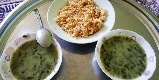 Sokakta bardak bardak tirşik çorbası içiyorlar