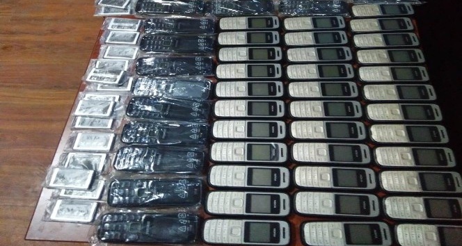 Kütahya’da kaçak 114 adet tuşlu cep telefonu ele geçirildi