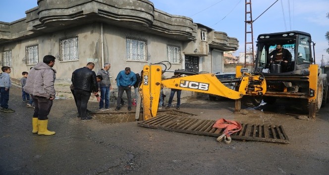 Cudi Mahallesinde yağmurlama çalışması başladı