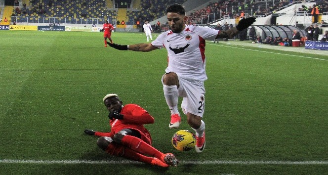 Süper Lig: Gençlerbirliği: 0 - Gaziantep FK: 0 (İlk yarı)