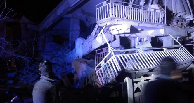 Elazığ’daki 6,5’lik depremin ardından sarsıntılar sürüyor