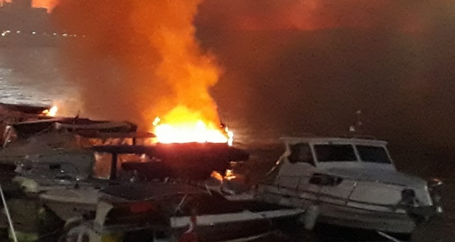 Kartal’da marinada 6 tekne alev alev yandı: 1 yaralı
