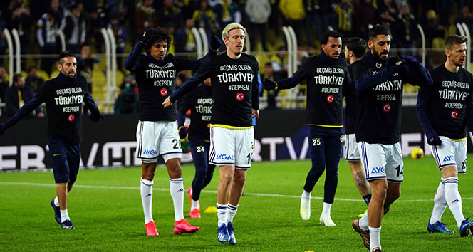 Fenerbahçeli futbolcular, ‘Depremi’ unutmadı