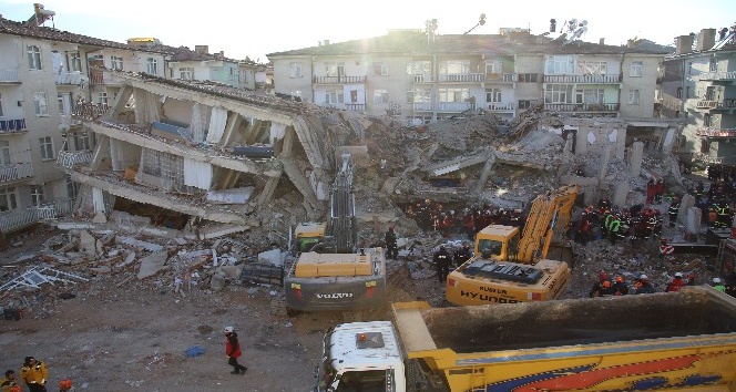 Elazığ depreminde ölenlerin sayısı 38’e yükseldi