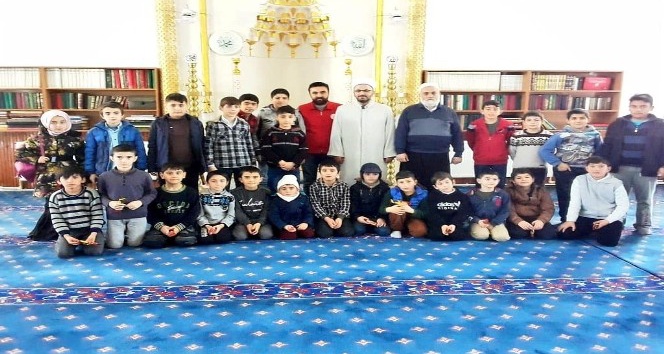 Haydi çocuklar camiye