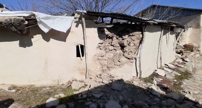 Arapgir’de 500’e yakın bina depremden zarar gördü