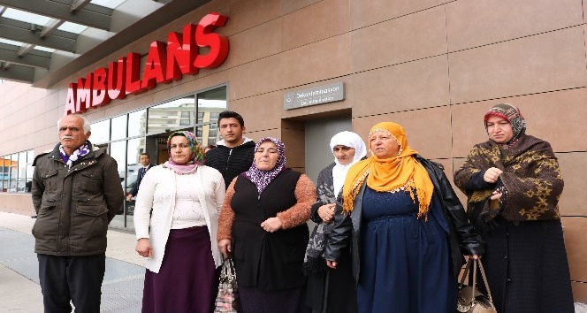 Diyarbakır anneleri depremzedeleri ziyaret etti